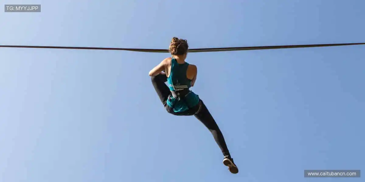 「球星同款、限量周边，做朋友圈最靓的体育潮人！👕点击抢购，手慢无！」